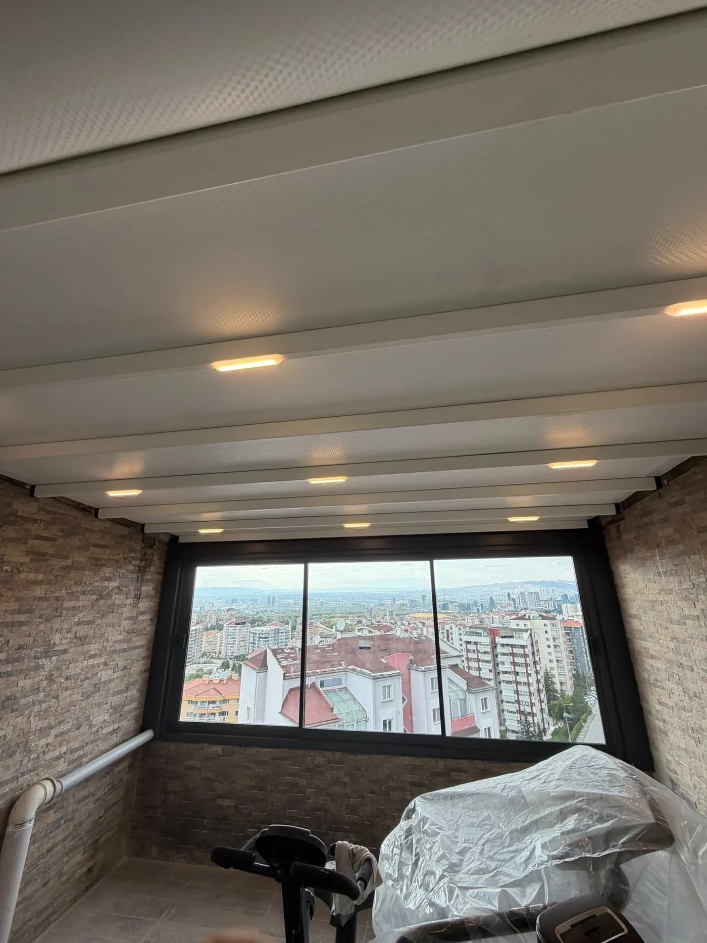 Pergola Tente + Sürme Cam uygulaması. Çiğdem, Ankara