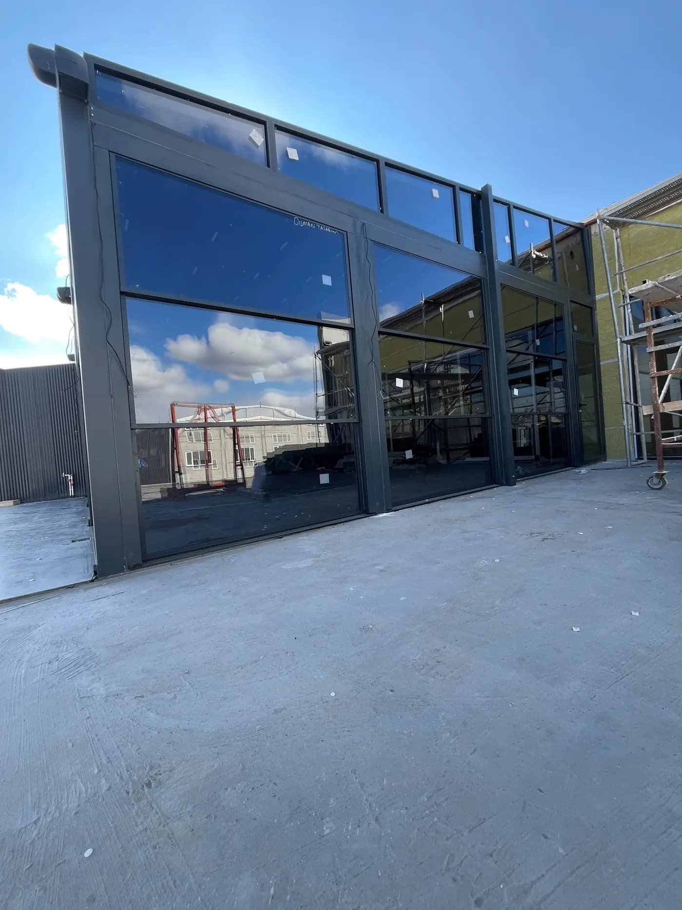 Pergola Tente + Giyotin Cam uygulaması. Sincan, Ankara